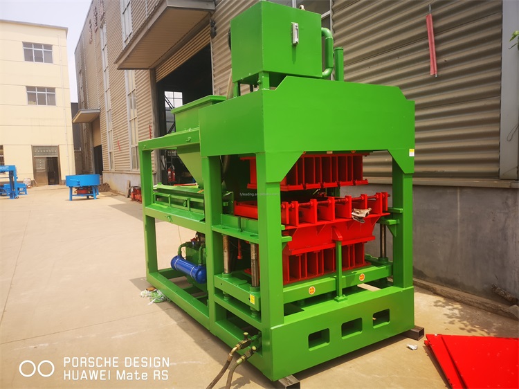 Largest capacity HBY10-10 New design hydraulic pressure clay earth soil cement interlocking brick ma(图1) Largest capacity HBY10-10 New design hydraulic pressure clay earth soil cement interlocking brick ma(图1)
